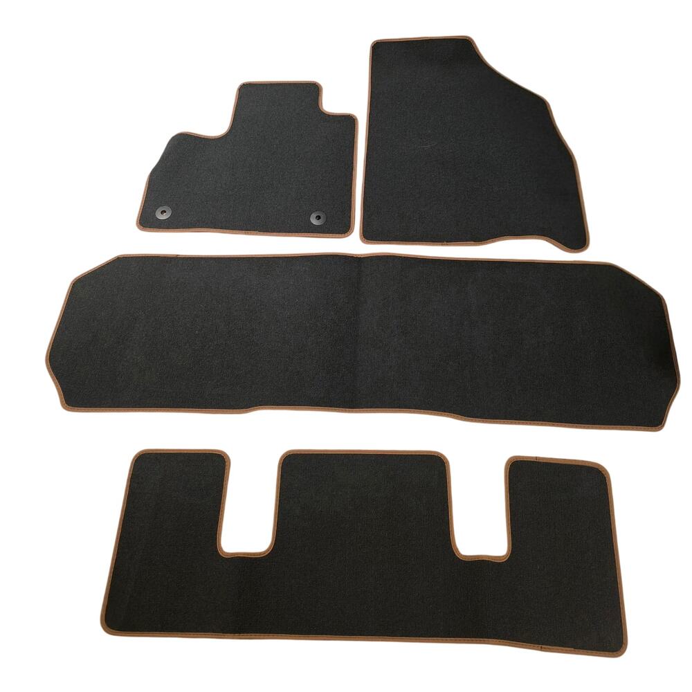 New Black w/ peanut trim 2024 GMC Acadia / Chevrolet Traverse AT4 Floor mats